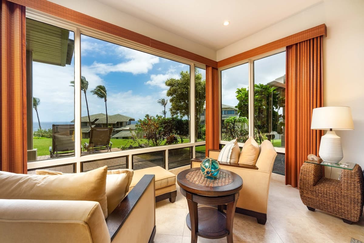 Condo in Lahaina · ★4.62 · 1 bedroom · 2 beds · 1 bath - Photo 5