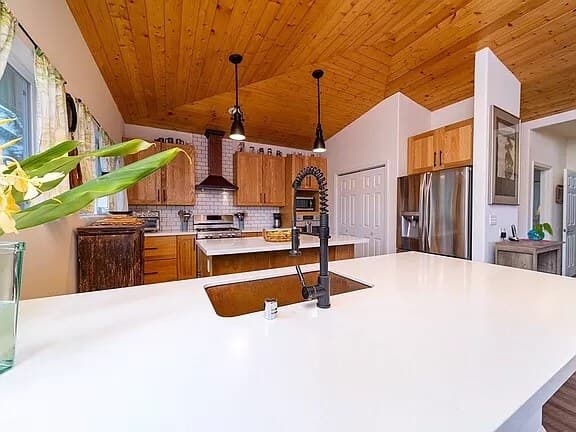 Home in Pahoa · ★4.88 · 2 bedrooms · 3 beds · 2 private baths - Photo 3
