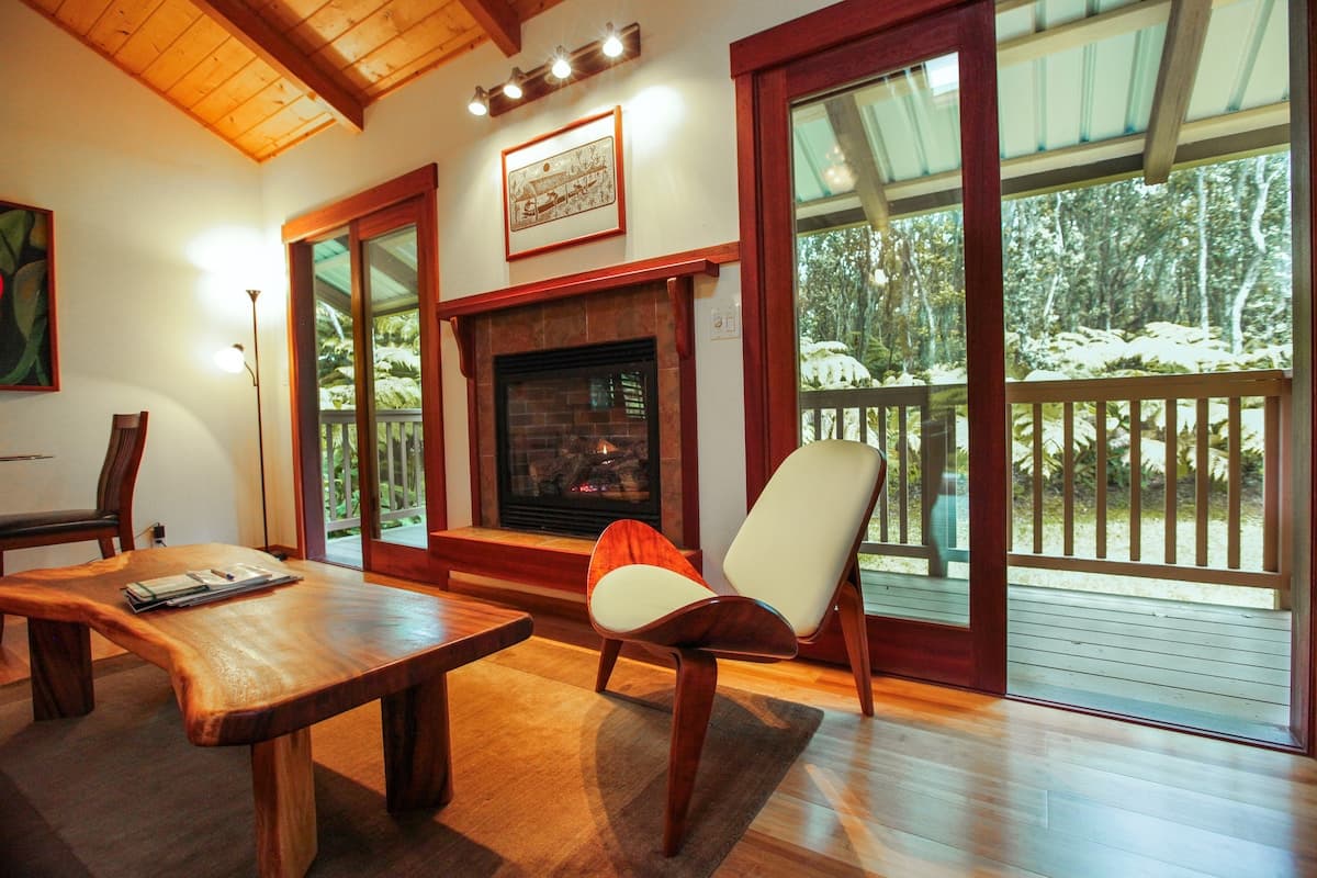 Cabin in Volcano · ★4.88 · 1 bedroom · 1 bed · 1 bath - Photo 3