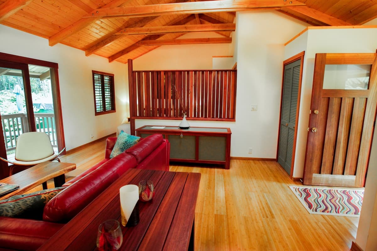 Cabin in Volcano · ★4.88 · 1 bedroom · 1 bed · 1 bath - Photo 4