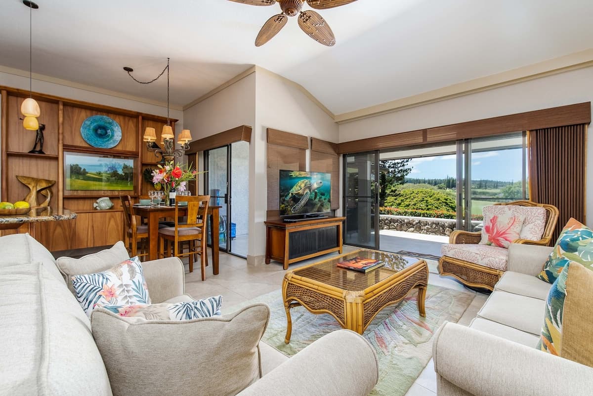 Condo in Lahaina · ★4.89 · 2 bedrooms · 3 beds · 2 baths - Photo 3