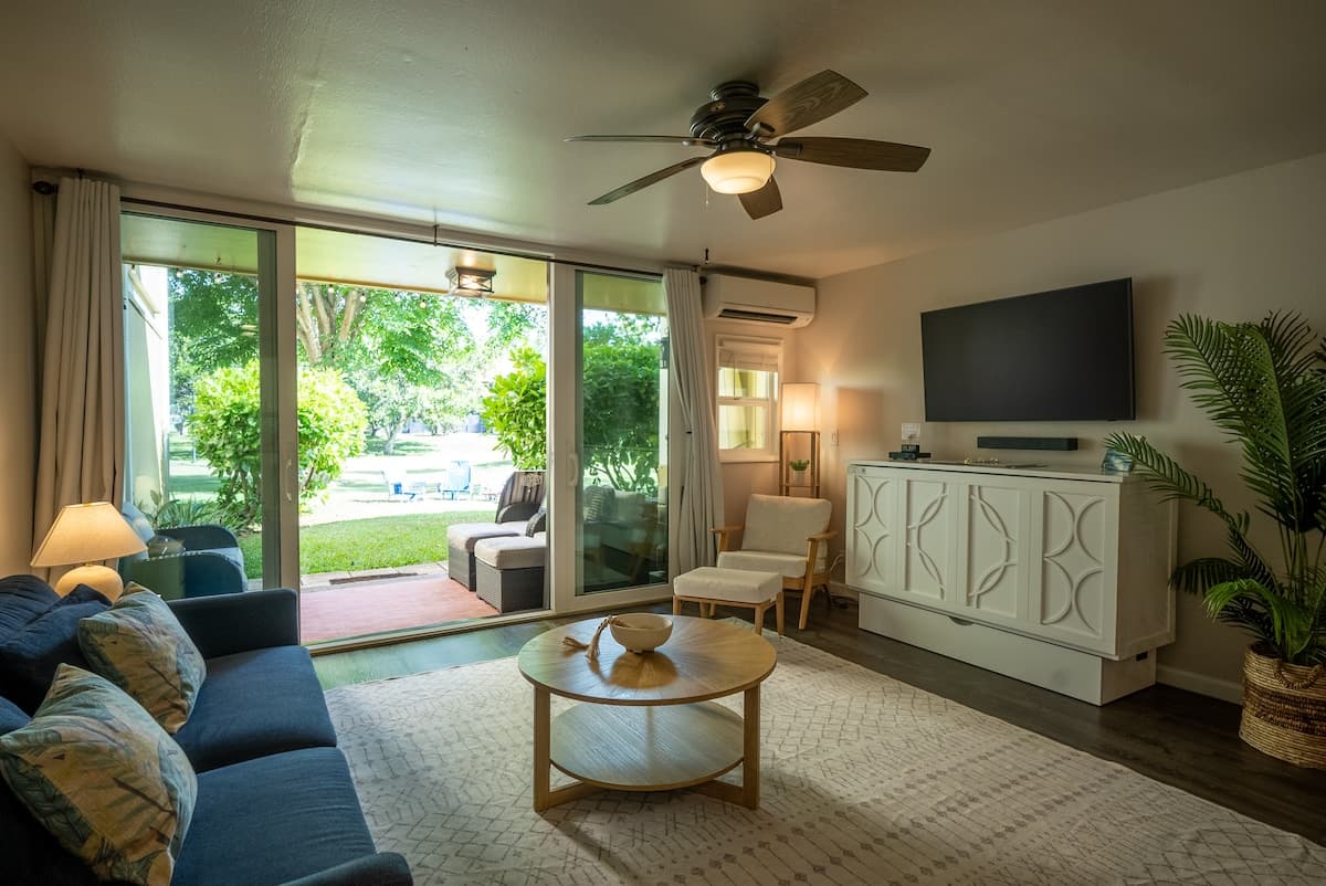 Condo in Kahuku · ★4.91 · 1 bedroom · 2 beds · 1 private bath - Photo 4