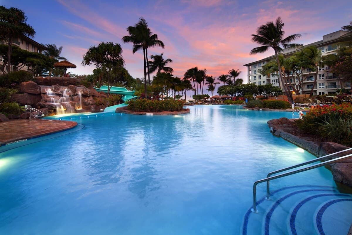 Condo in Lahaina · ★4.67 · 2 bedrooms · 4 beds · 2 baths - Photo 2