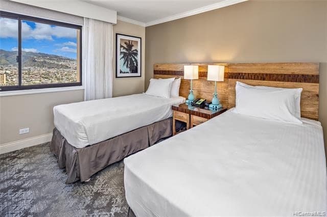 Condo in Honolulu · ★4.95 · 2 bedrooms · 4 beds · 2 private baths - Photo 1