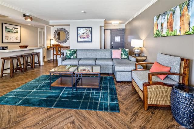 Condo in Honolulu · ★4.95 · 2 bedrooms · 4 beds · 2 private baths - Photo 5