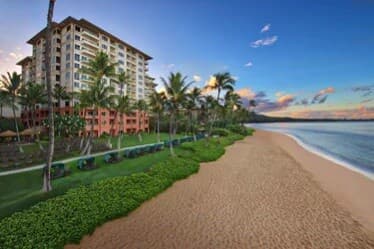 Condo in Lahaina · ★5.0 · 2 bedrooms · 4 beds · 2 private baths - Photo 3