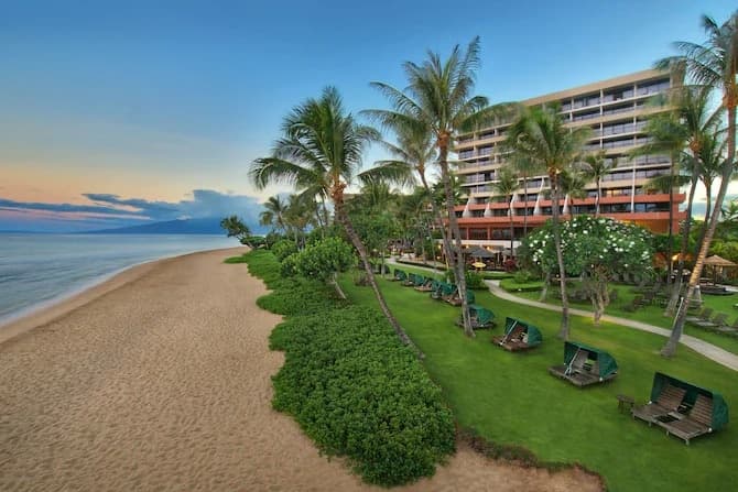 Condo in Lahaina · ★5.0 · 2 bedrooms · 4 beds · 2 private baths - Photo 1