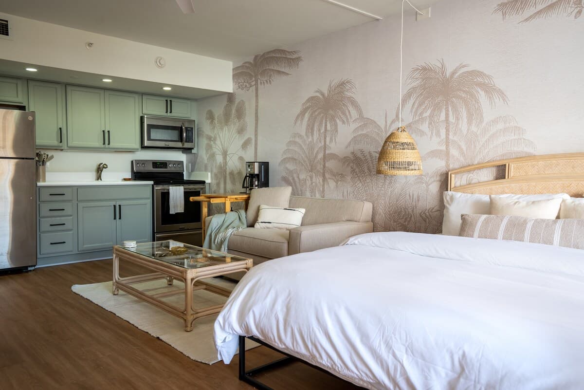 Condo in Lahaina · ★4.91 · Studio · 1 bed · 1 shared bath - Photo 5
