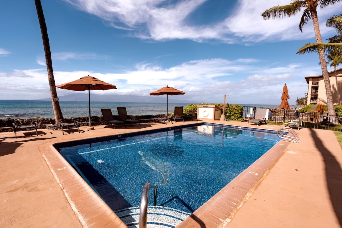 Condo in Lahaina · ★4.6 · 1 bedroom · 1 bed · 1 private bath - Photo 3