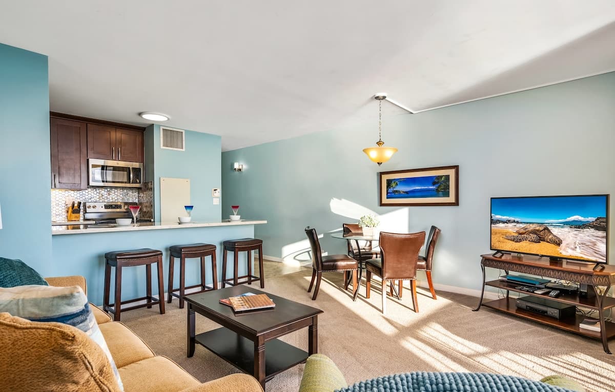 Condo in Kihei · ★4.94 · 1 bedroom · 2 beds · 1 bath - Photo 3
