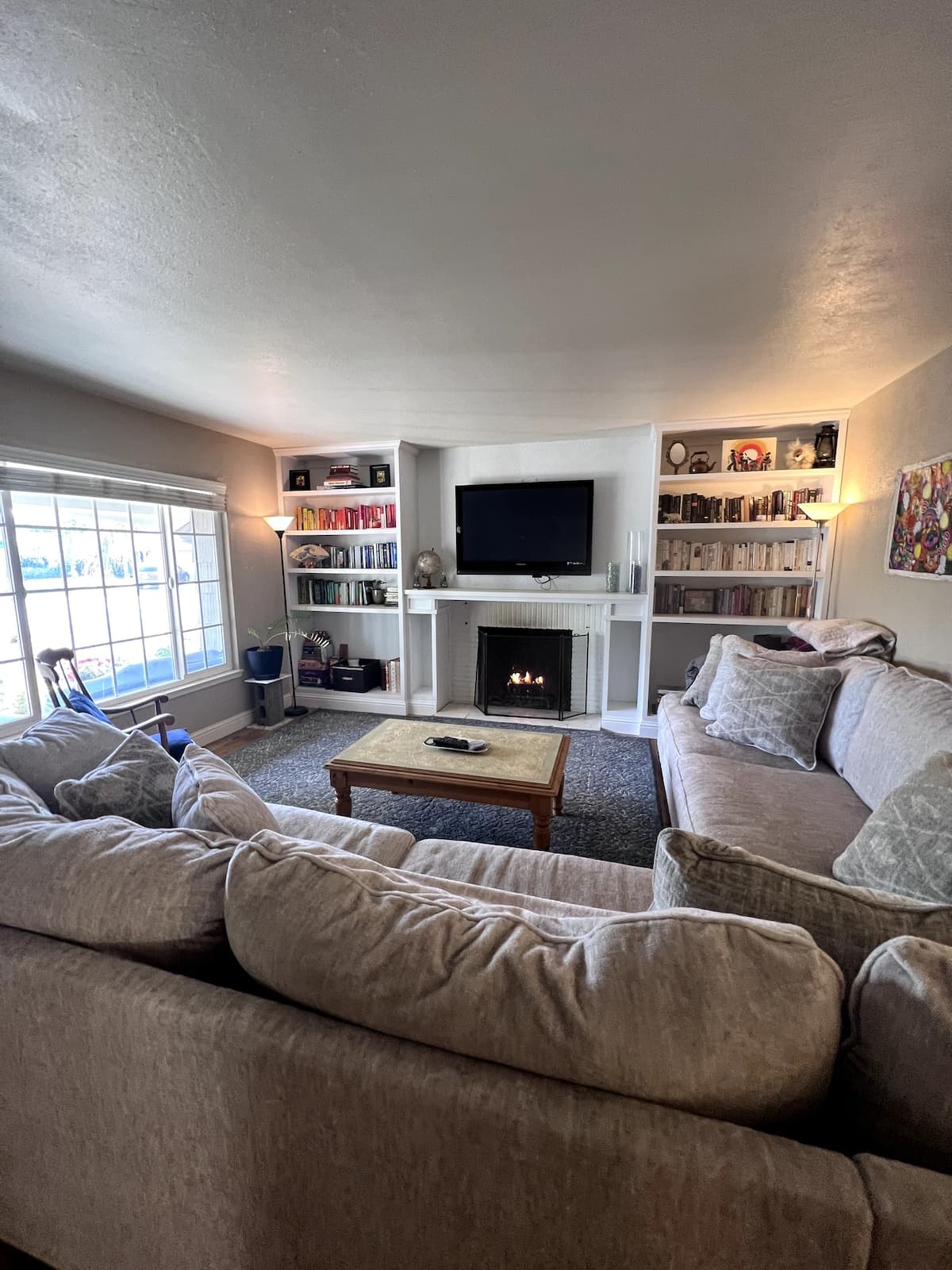 Cozy Family Home with Yard, Coffee & Books - Photo 1