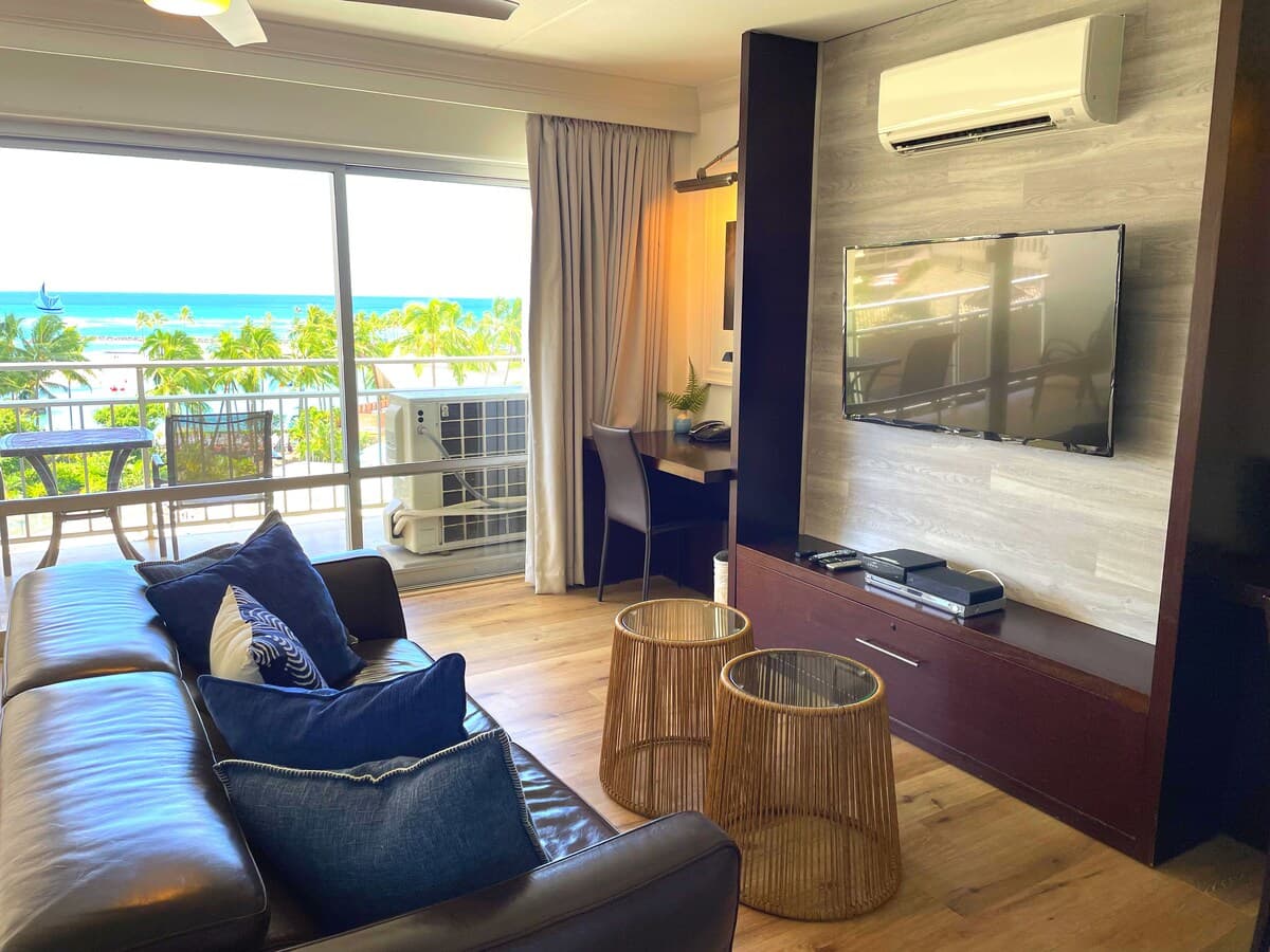 Condo in Honolulu · ★4.7 · 1 bedroom · 3 beds · 1 private bath - Photo 4