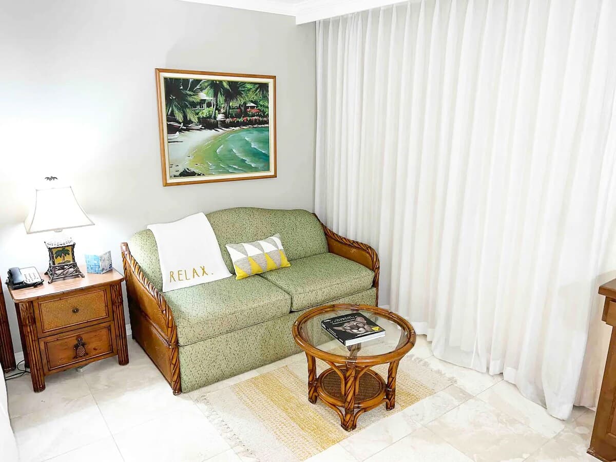 A Lovely Boutique Condo - 7 Minute Walk to Beach! - Photo 3