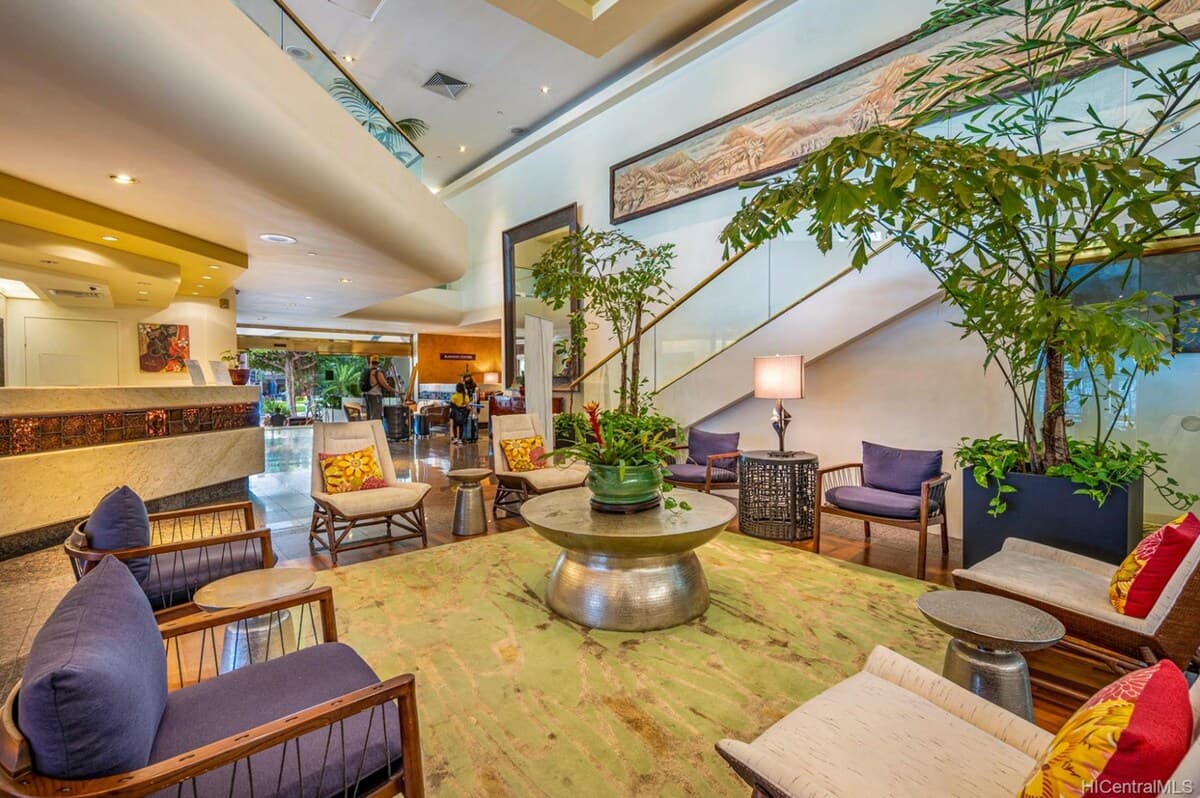 A Lovely Boutique Condo - 7 Minute Walk to Beach! - Photo 4