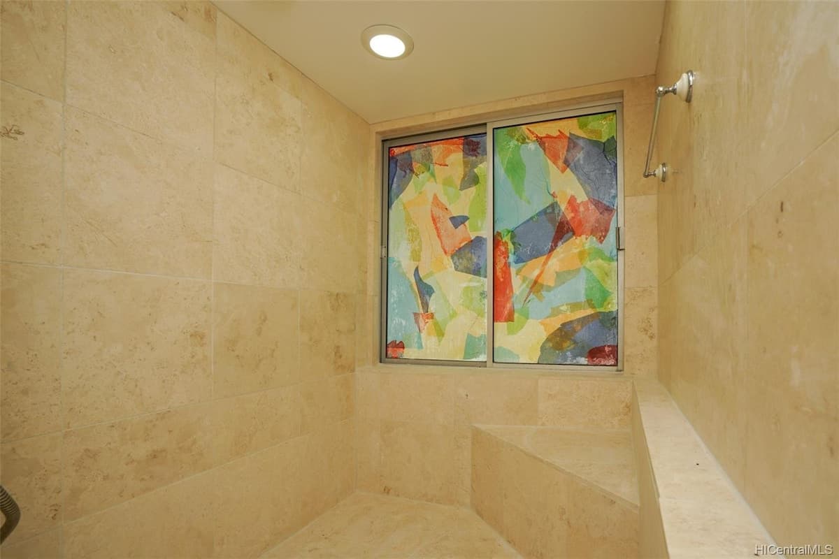 Waikiki - Ocean Front Hotel - Photo 3