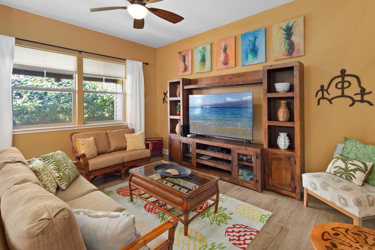 Townhouse in Waimea · ★4.87 · 2 bedrooms · 3 beds · 2.5 baths - Photo 1