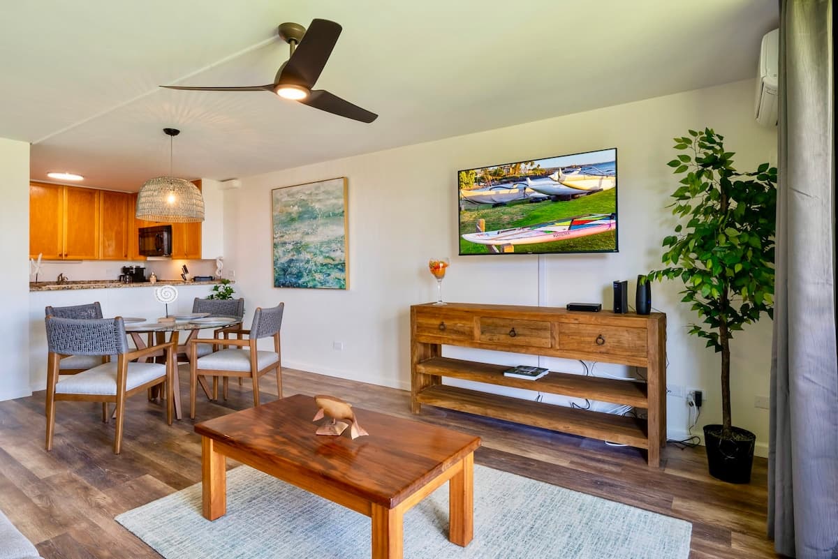Condo in Kihei · ★4.92 · 1 bedroom · 2 beds · 2 private baths - Photo 4