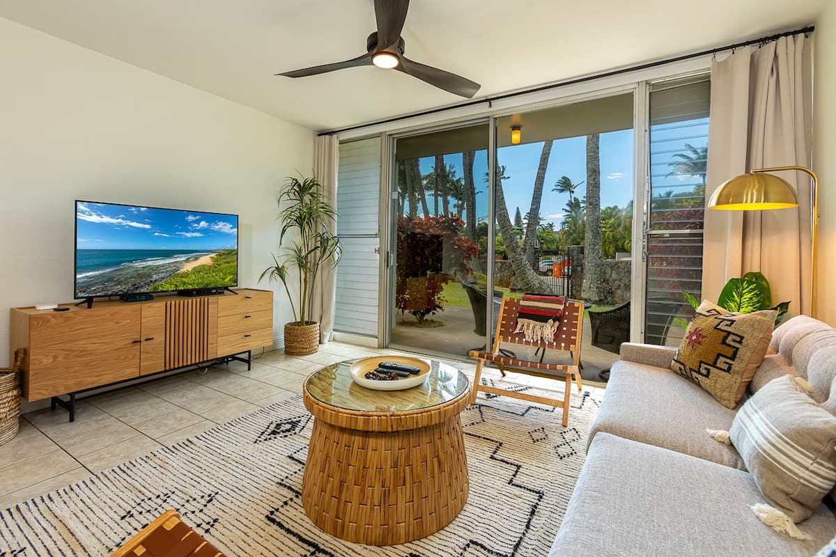 Condo in Paia · ★4.89 · 1 bedroom · 2 beds · 1 private bath - Photo 2