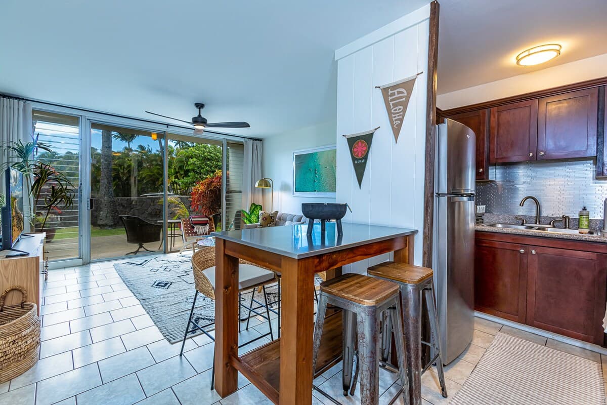 Condo in Paia · ★4.89 · 1 bedroom · 2 beds · 1 private bath - Photo 4