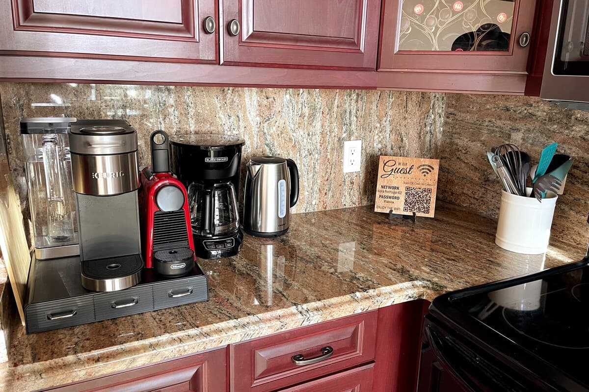 Condo in Wailuku · ★5.0 · 2 bedrooms · 3 beds · 2 baths - Photo 5