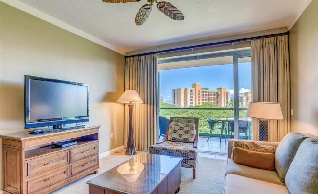 Condo in Lahaina · ★4.94 · 2 bedrooms · 1 bed · 1 bath - Photo 3