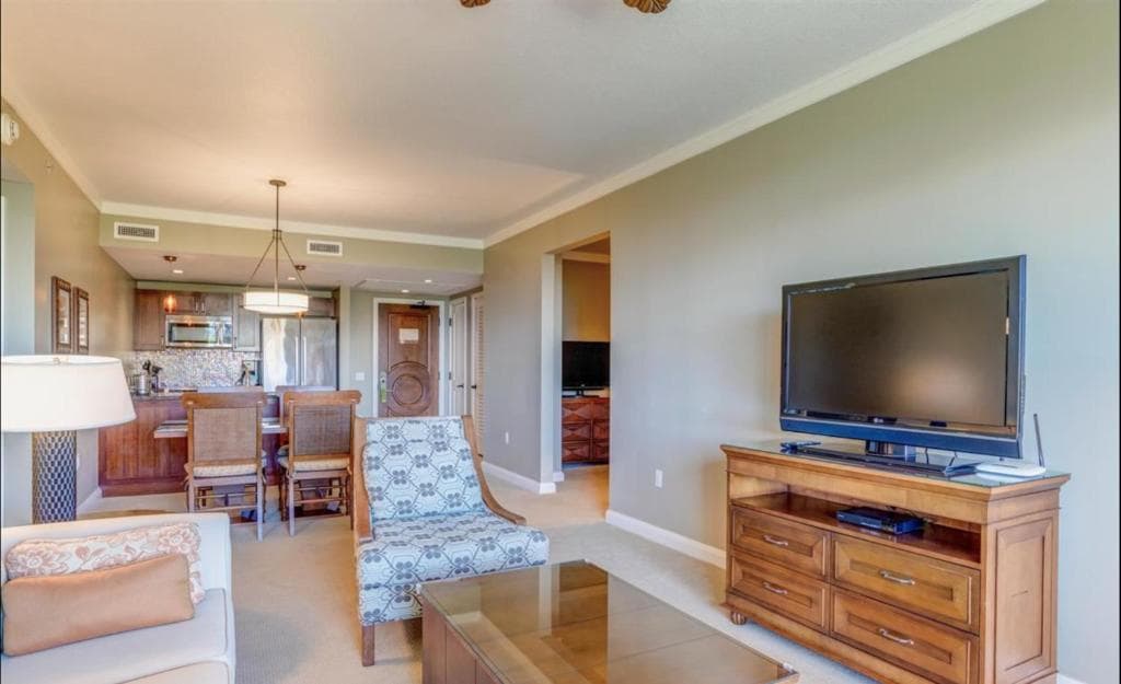 Condo in Lahaina · ★4.94 · 2 bedrooms · 1 bed · 1 bath - Photo 4