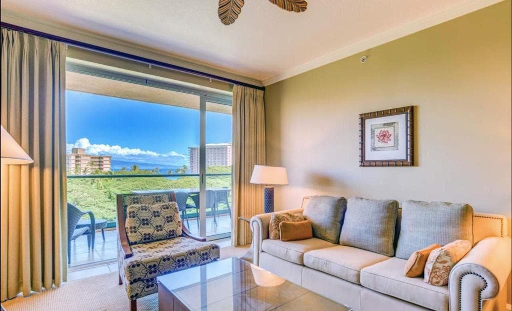 Condo in Lahaina · ★4.94 · 2 bedrooms · 1 bed · 1 bath - Photo 2