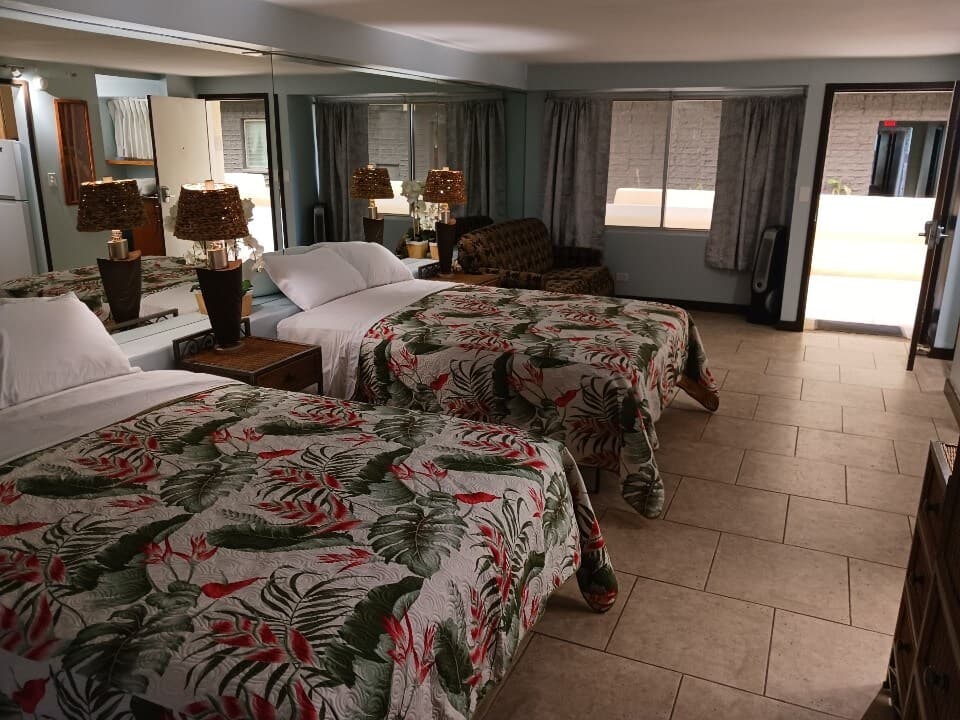Waikiki - Ocean Front Hotel - Photo 4