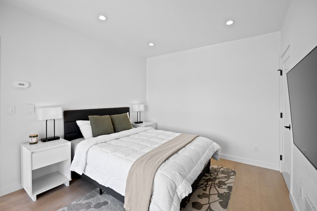 Newly Built Modern Luxurious Garden Suite - Photo 4