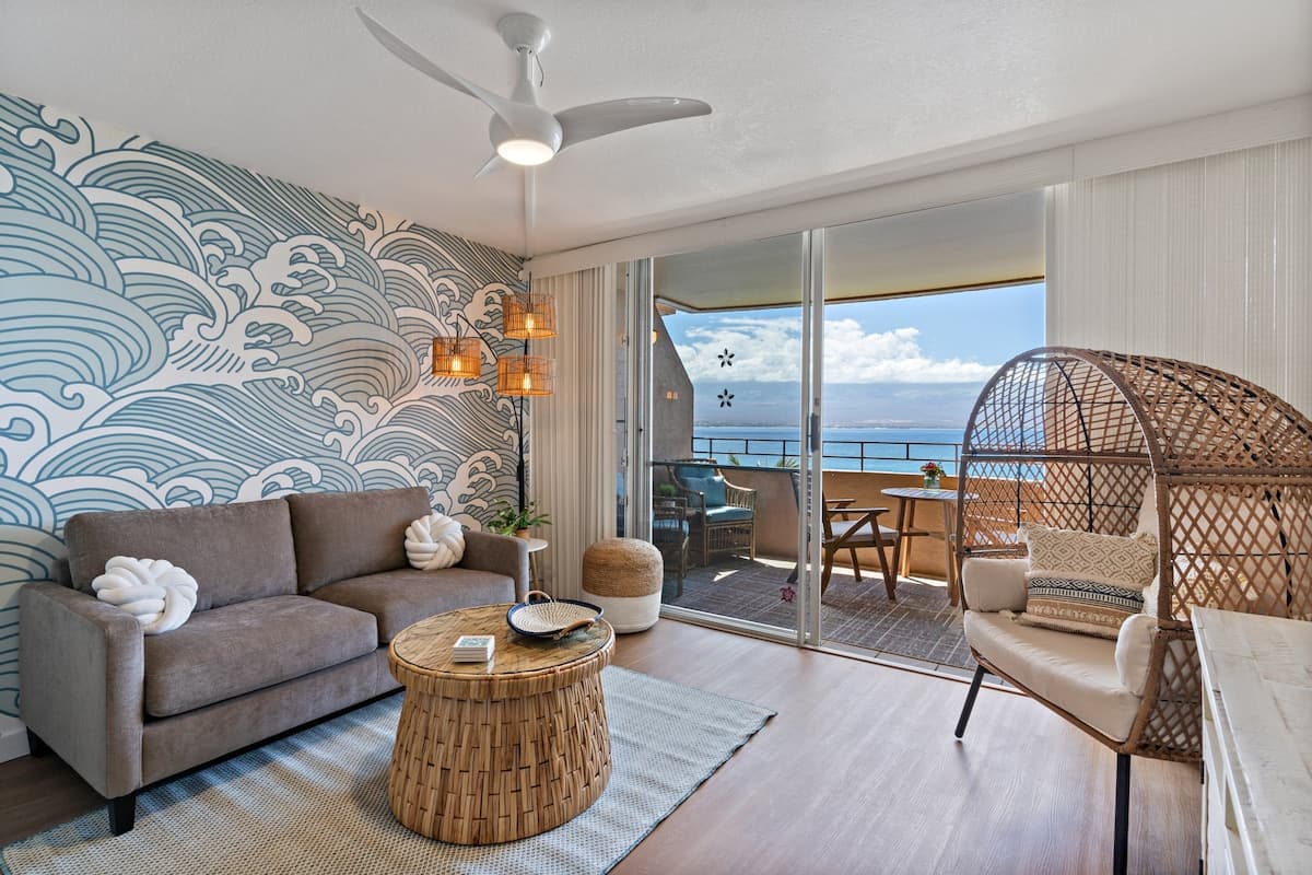 Condo in Wailuku · ★4.95 · 1 bedroom · 2 beds · 1 bath - Photo 5