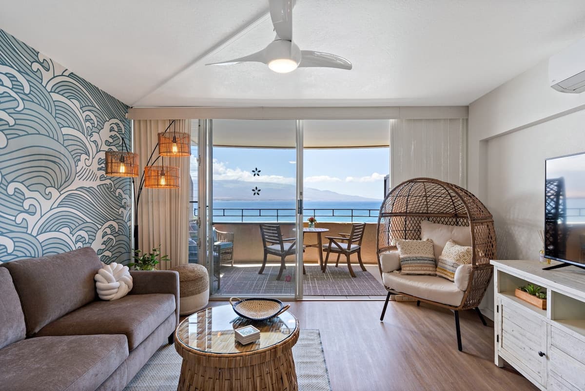 Condo in Wailuku · ★4.95 · 1 bedroom · 2 beds · 1 bath - Photo 1