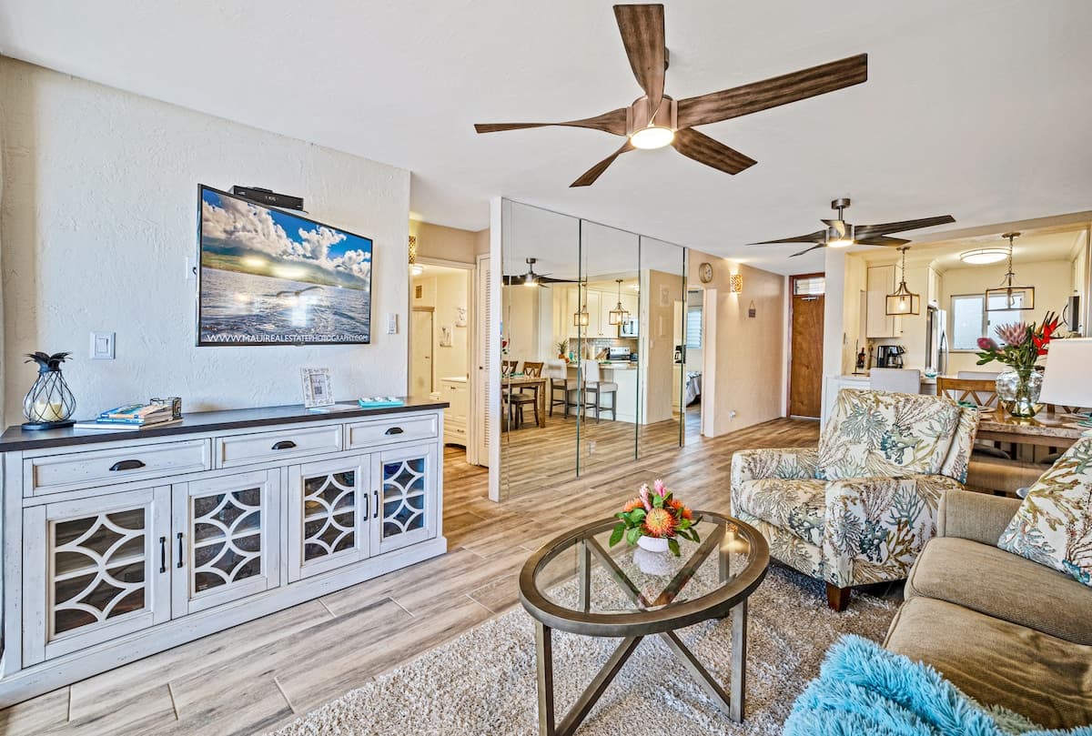 Condo in Kihei · ★4.89 · 2 bedrooms · 3 beds · 2 shared baths - Photo 2