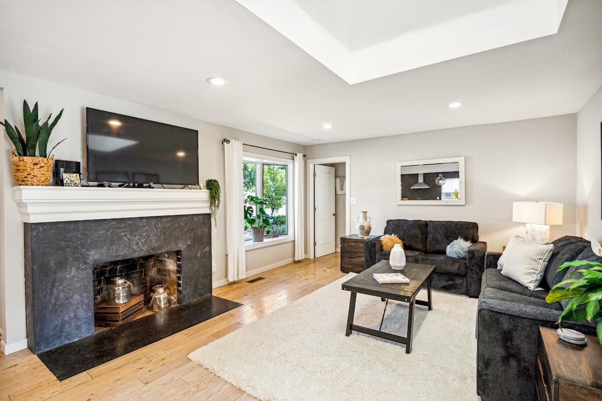 Modern Napa Home with Pool & Hot Tub Near Downtown - Photo 2
