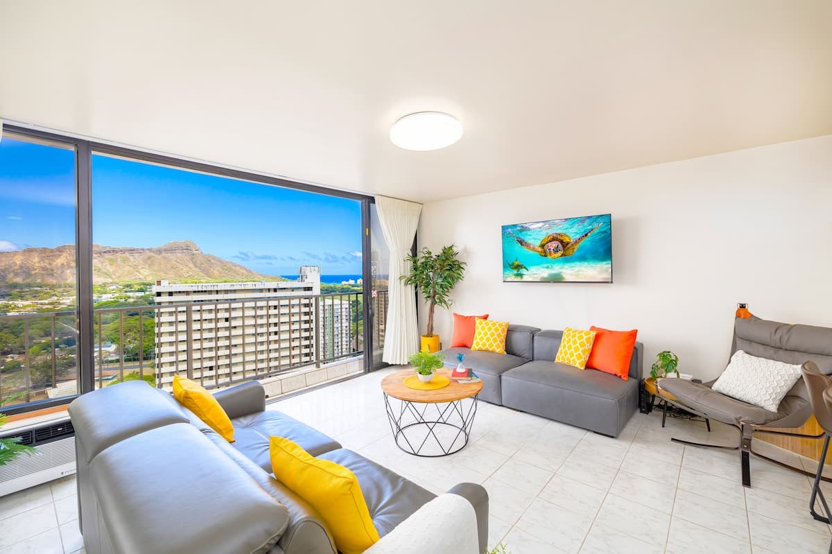 Condo in Honolulu · ★4.8 · 1 bedroom · 1 bed · 1 private bath - Photo 1