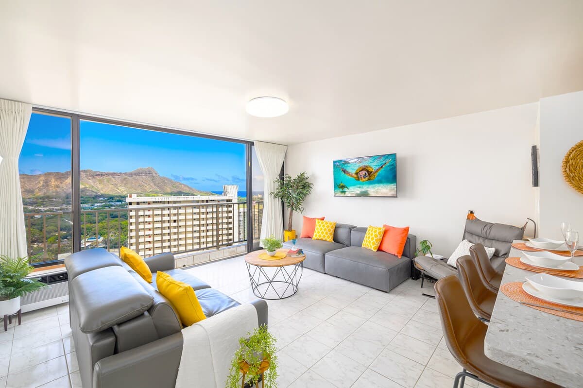 Condo in Honolulu · ★4.8 · 1 bedroom · 1 bed · 1 private bath - Photo 2