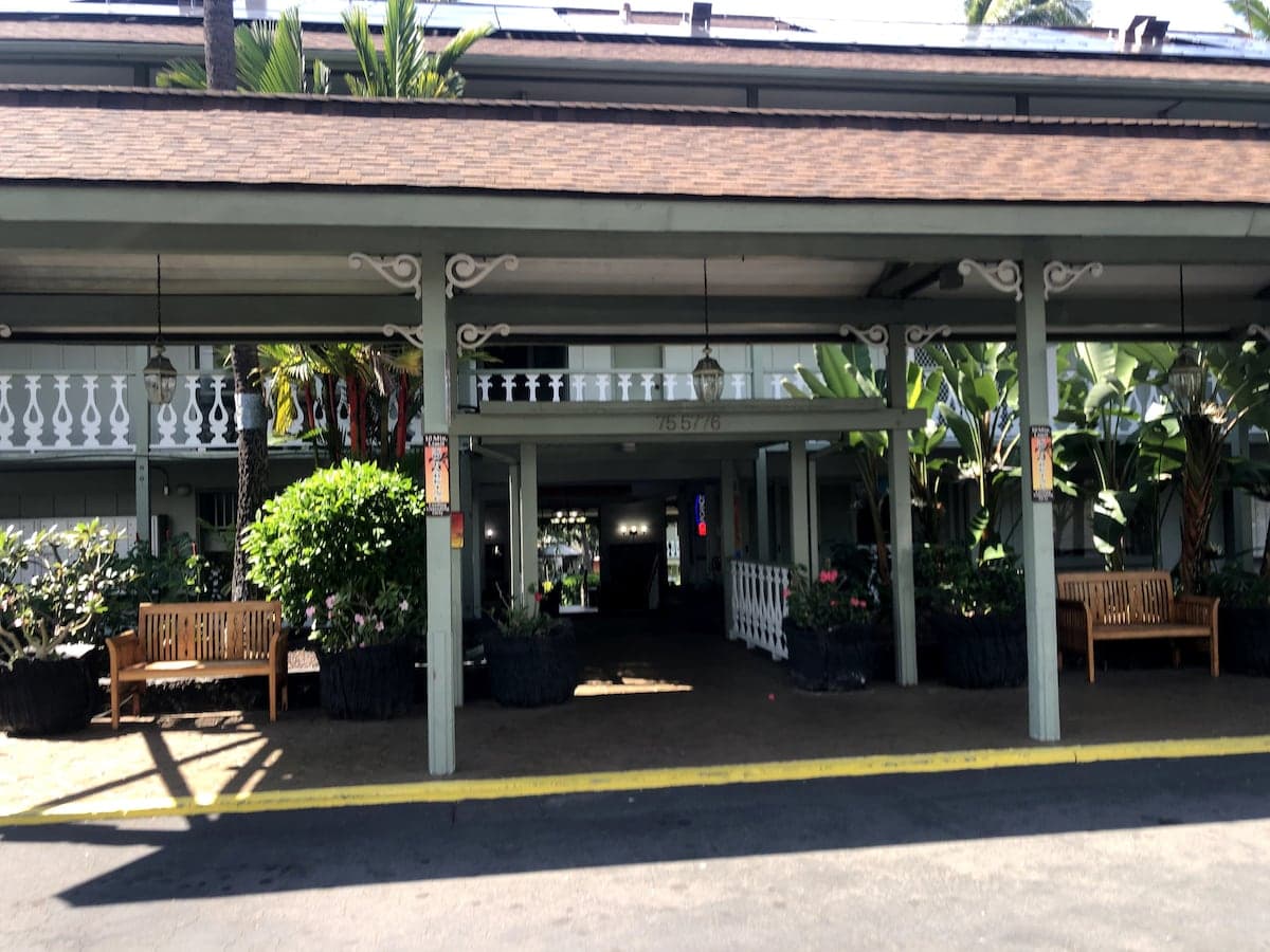 Condo in Kailua-Kona · ★4.73 · 1 bedroom · 3 beds · 1 shared bath - Photo 2