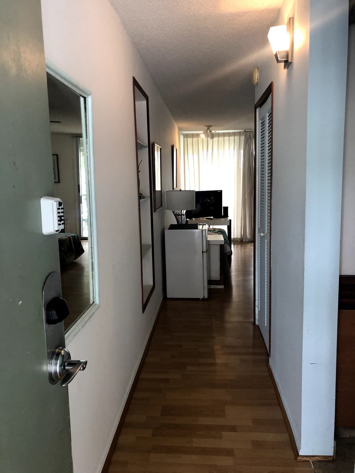 Condo in Kailua-Kona · ★4.73 · 1 bedroom · 3 beds · 1 shared bath - Photo 5