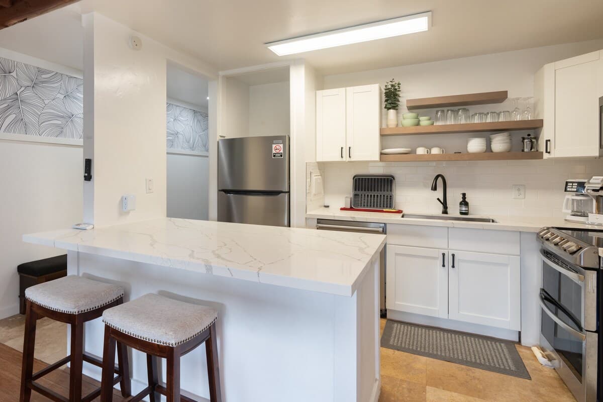 Stylish Spacious North Shore Loft near Turtle Bay - Photo 4
