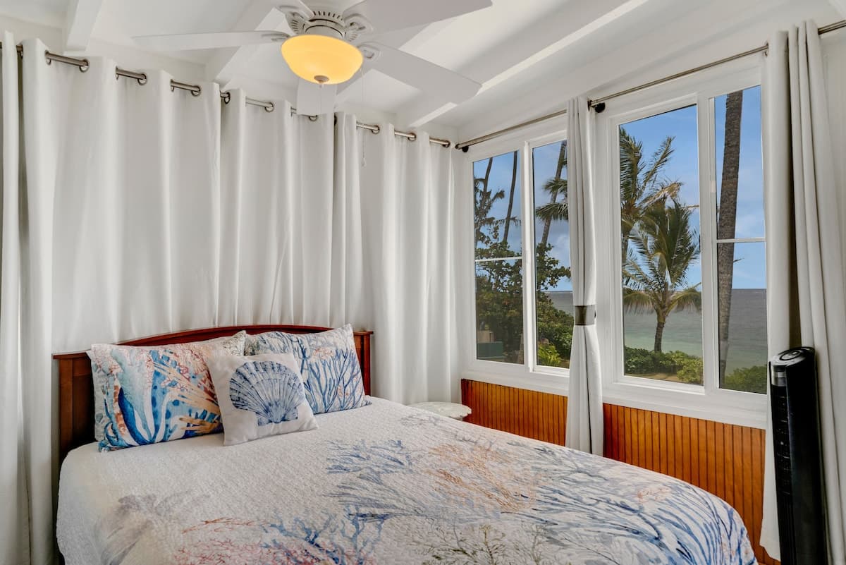 Condo in Hauula · ★4.88 · Studio · 3 beds · 1 private bath - Photo 2