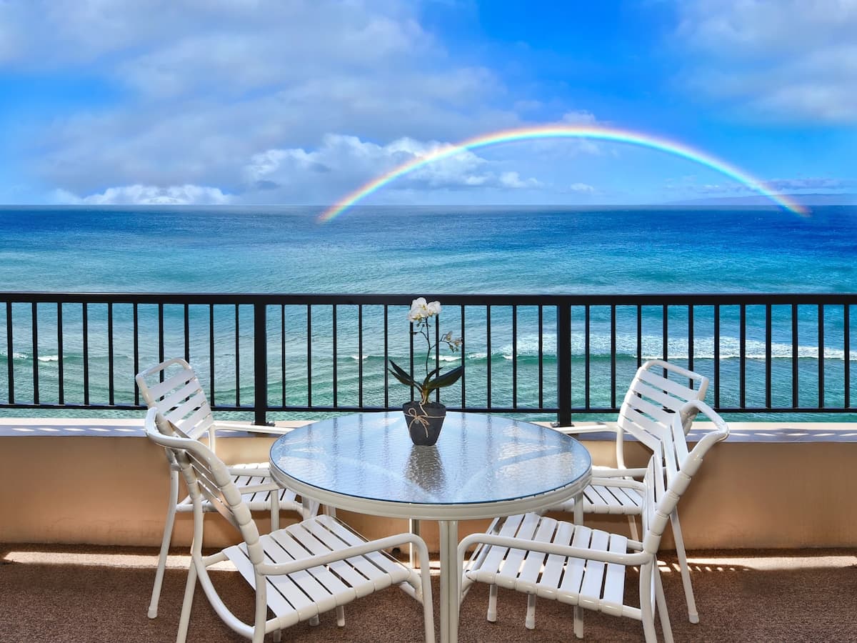 Condo in Lahaina · ★4.84 · Studio · 1 bed · 1 private bath - Photo 2