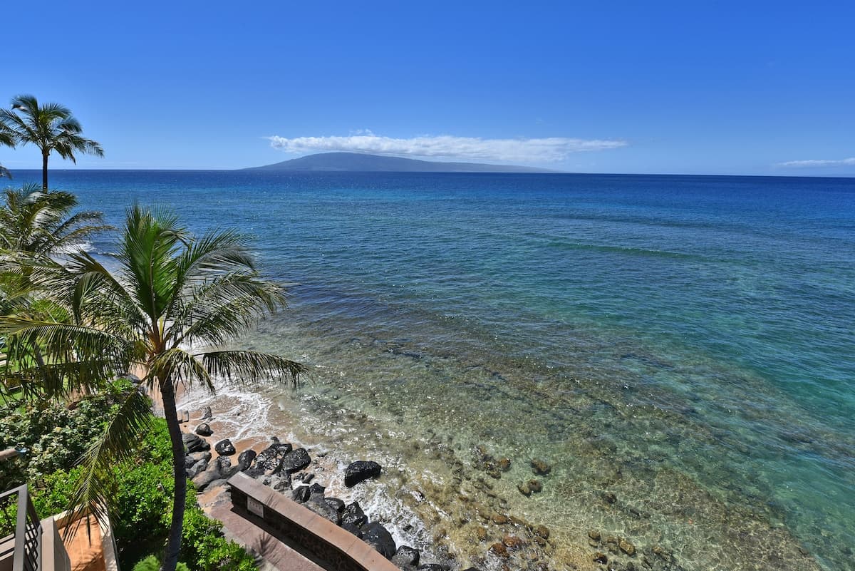 Condo in Lahaina · ★4.84 · Studio · 1 bed · 1 private bath - Photo 3