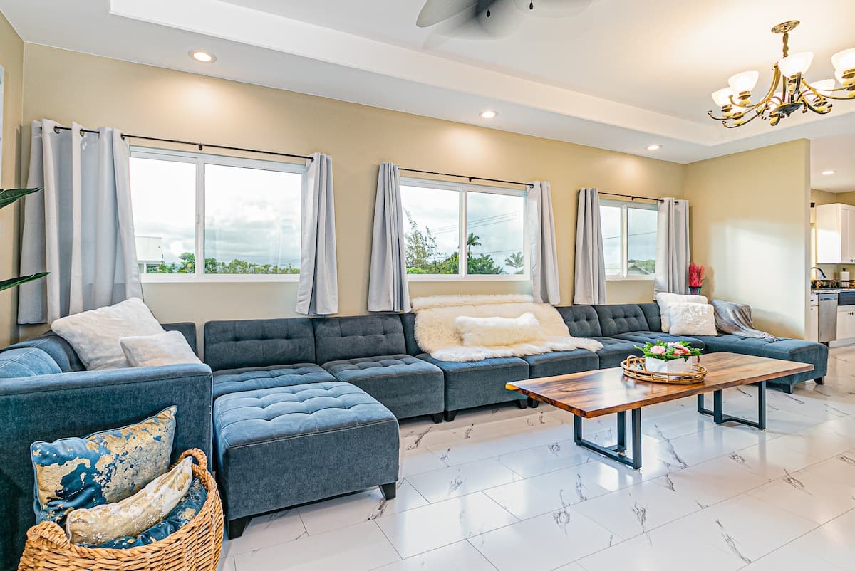 Home in Hilo · ★4.91 · 5 bedrooms · 8 beds · 4 shared baths - Photo 5