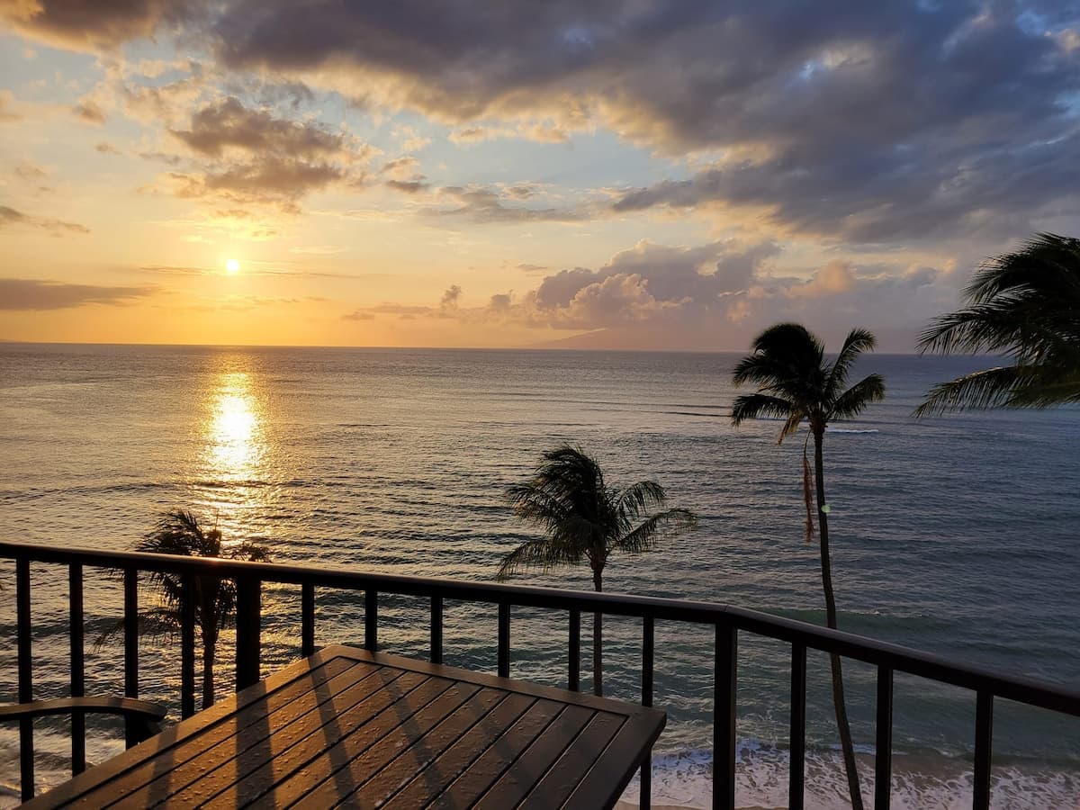 Condo in Lahaina · ★4.91 · 1 bedroom · 2 beds · 1 bath - Photo 1