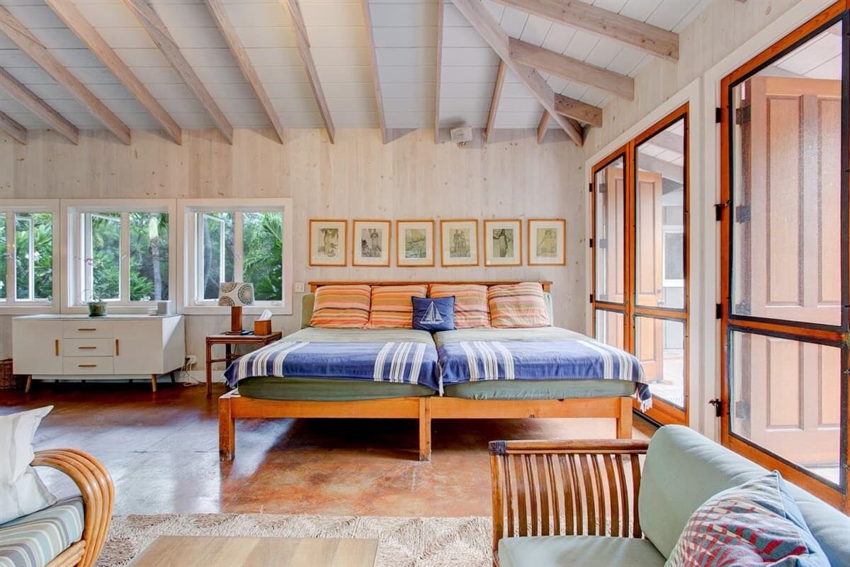 Home in Waimea · ★5.0 · 4 bedrooms · 6 beds · 4 baths - Photo 3
