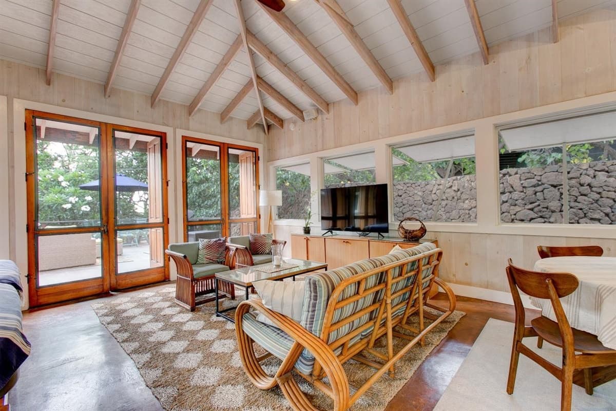 Home in Waimea · ★5.0 · 4 bedrooms · 6 beds · 4 baths - Photo 1