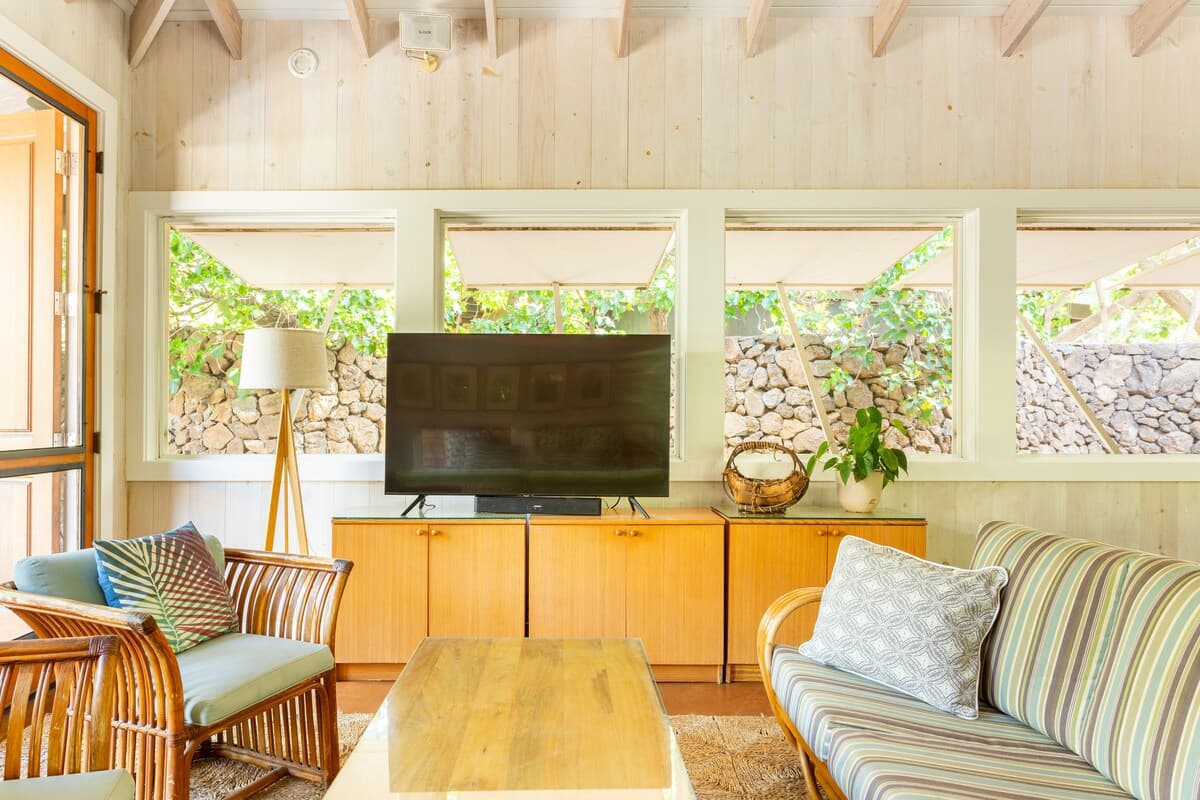 Home in Waimea · ★5.0 · 4 bedrooms · 6 beds · 4 baths - Photo 2