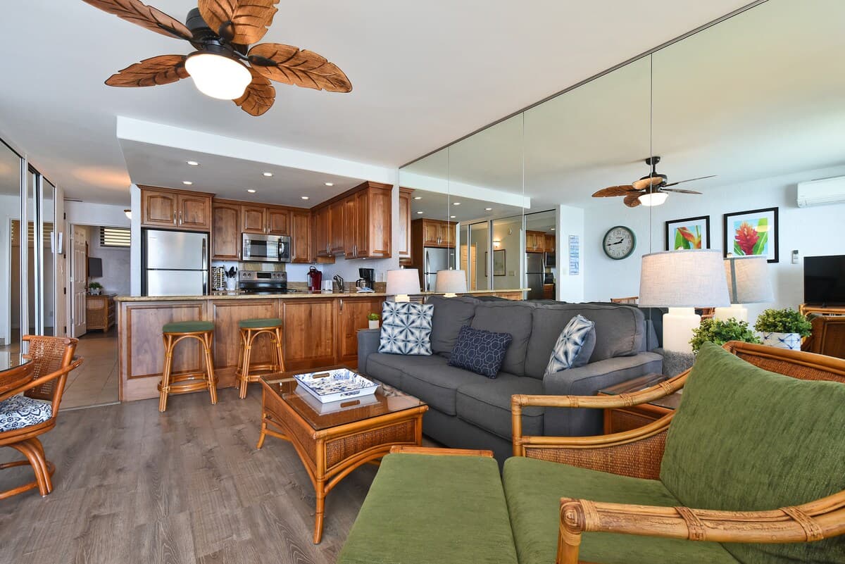 Condo in Lahaina · ★4.97 · 1 bedroom · 2 beds · 1 bath - Photo 3