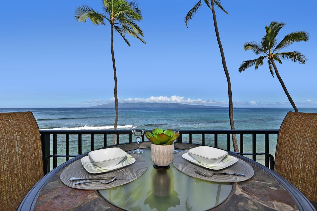 Condo in Lahaina · ★4.97 · 1 bedroom · 2 beds · 1 bath - Photo 1