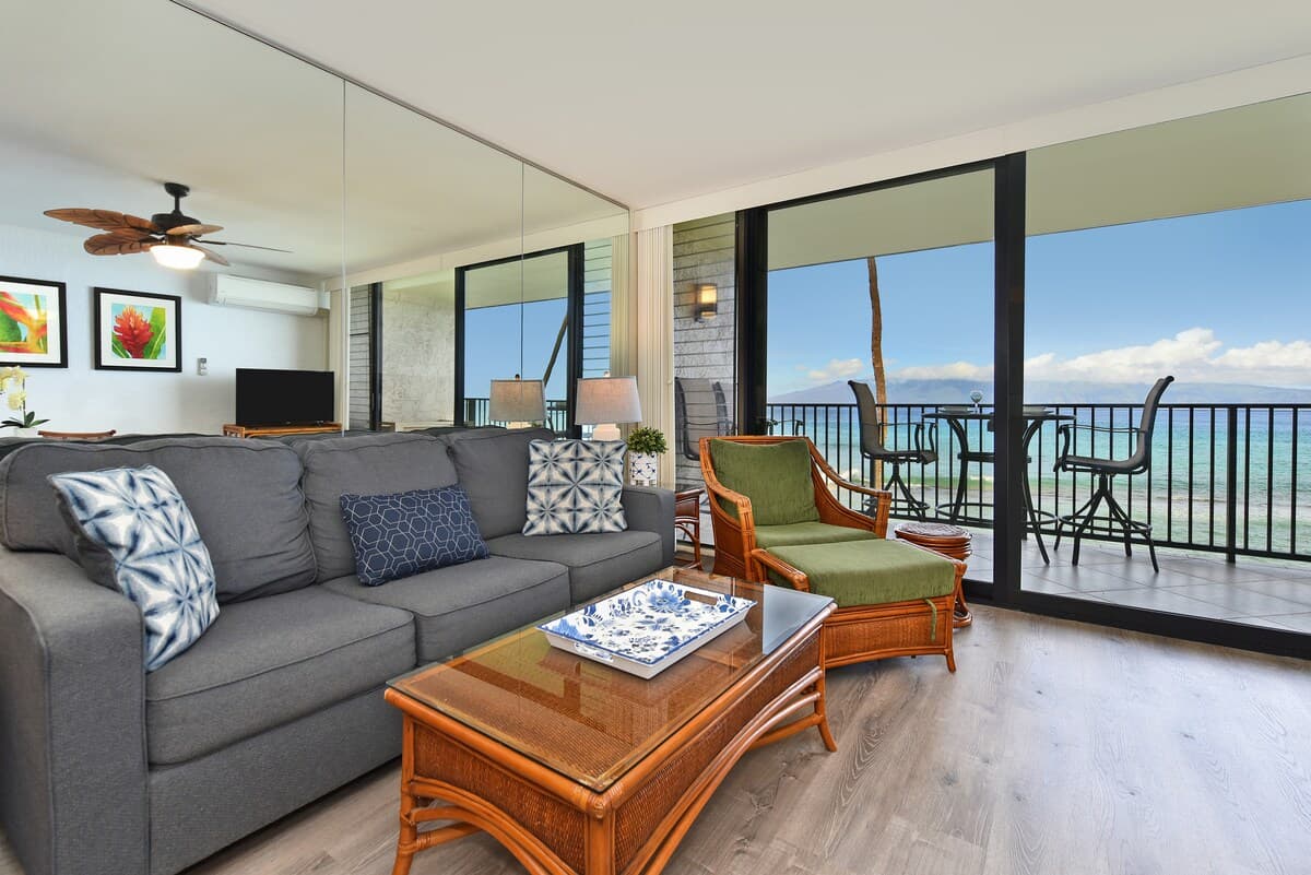Condo in Lahaina · ★4.97 · 1 bedroom · 2 beds · 1 bath - Photo 2