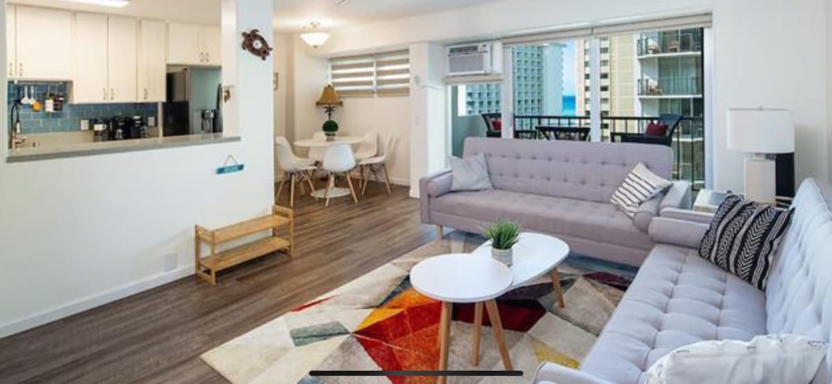 Condo in Honolulu · ★4.91 · 2 bedrooms · 7 beds · 2 private baths - Photo 2